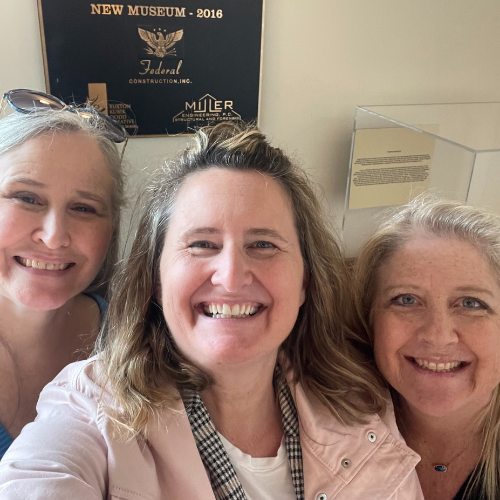 This image has an empty alt attribute; its file name is 2.png